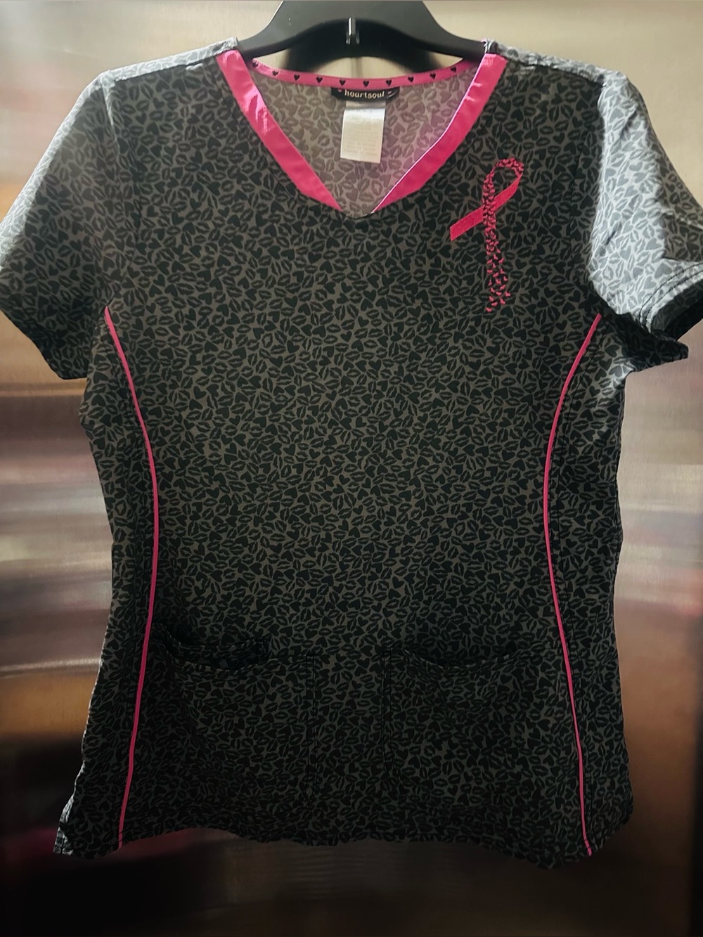 HeartSoul✨🩶🎀🩷 Black V-Neck Scrub Top with Pink Trim